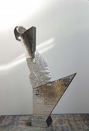 Ludwig Stocker | Risikogang, 2010 | Polystyrol, Hochglanzfolie, Teer| 122 cm hoch | Ref. 537