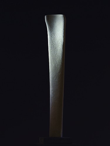 Yves Dana|Figure en devenir, 2012|Grès d'Italie, 85 x 15 x 10 cm|Ref. 552