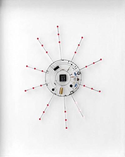 Roter Stern, 2006 | 1 Mikro, 30 Leuchtdioden |53 x 43 cm | Ref. 311