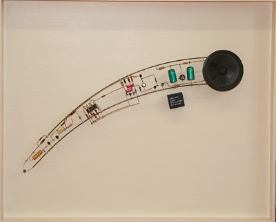 Aufsteigende Tonfolge, 1995 | 1 Photozelle, 1 Lautsprecher | 44 x 36 cm | Ref. 196/R