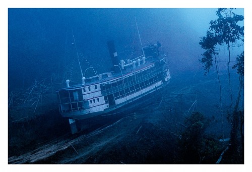 Beat Presser | Schiff am Berg, zentraler Mythos des Films Fitzcarraldo von Werner Herzog. Camisea, Peru,1981 | Fotografie | 44 x 64 cm | 33